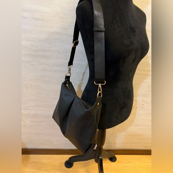 Marvolia Crossbody PU Leather Shoulder Bag - Picture 4 of 11